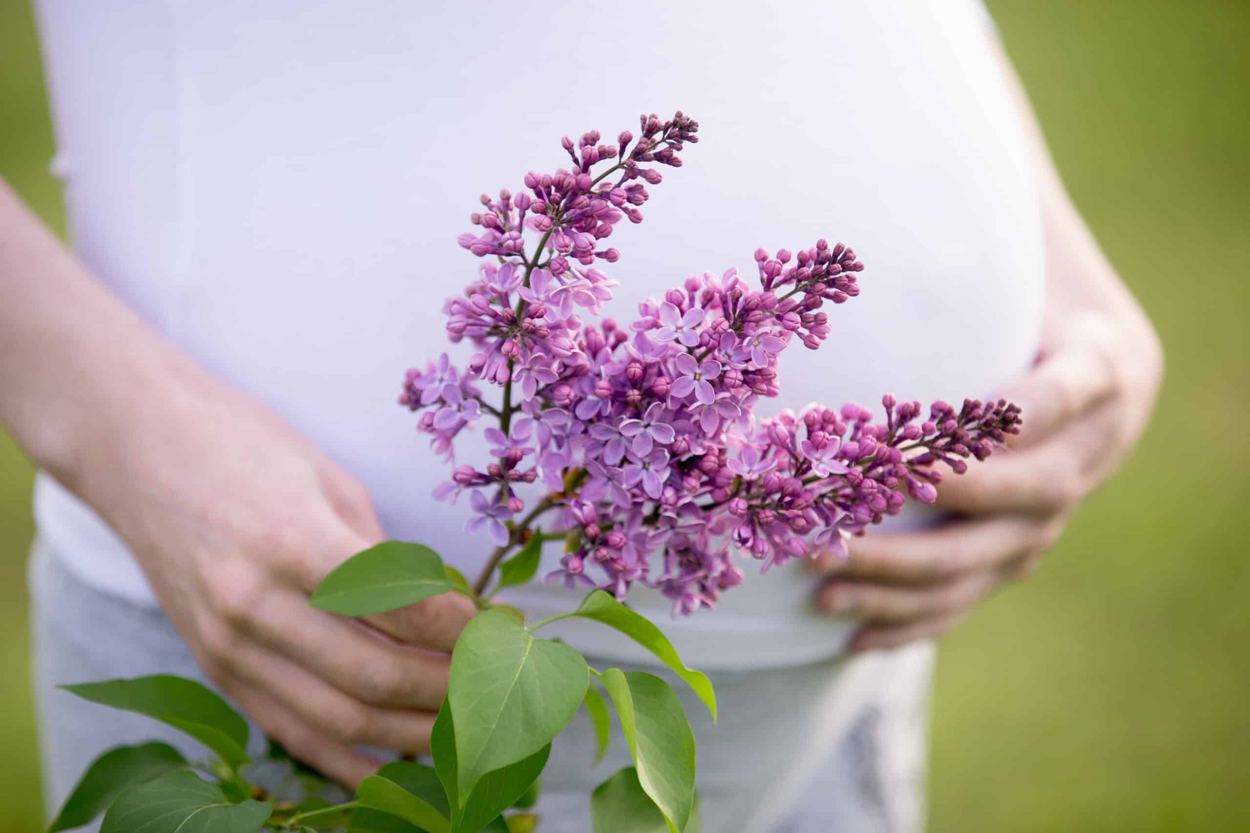 MASSAGE PREMIERE LUNE : CONNEXION MERE ENFANT